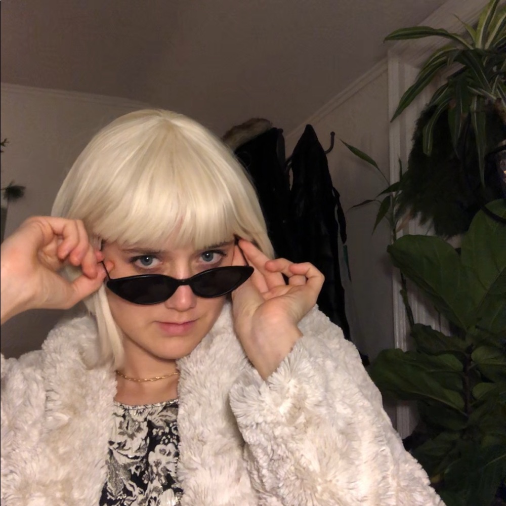 Meet your Posher, Lauren